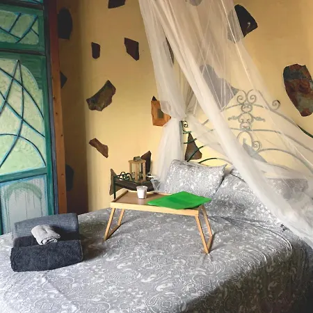 Canaria Hombre De Palo *